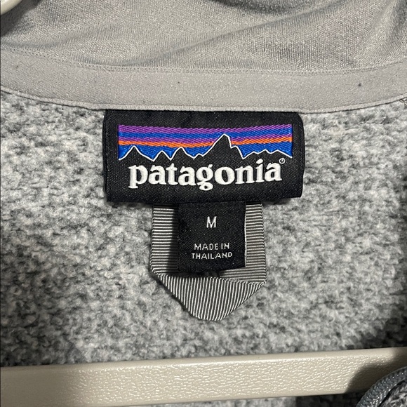 Patagonia Gray Women’s 1/4 zip up Sweater - Picture 4 of 9